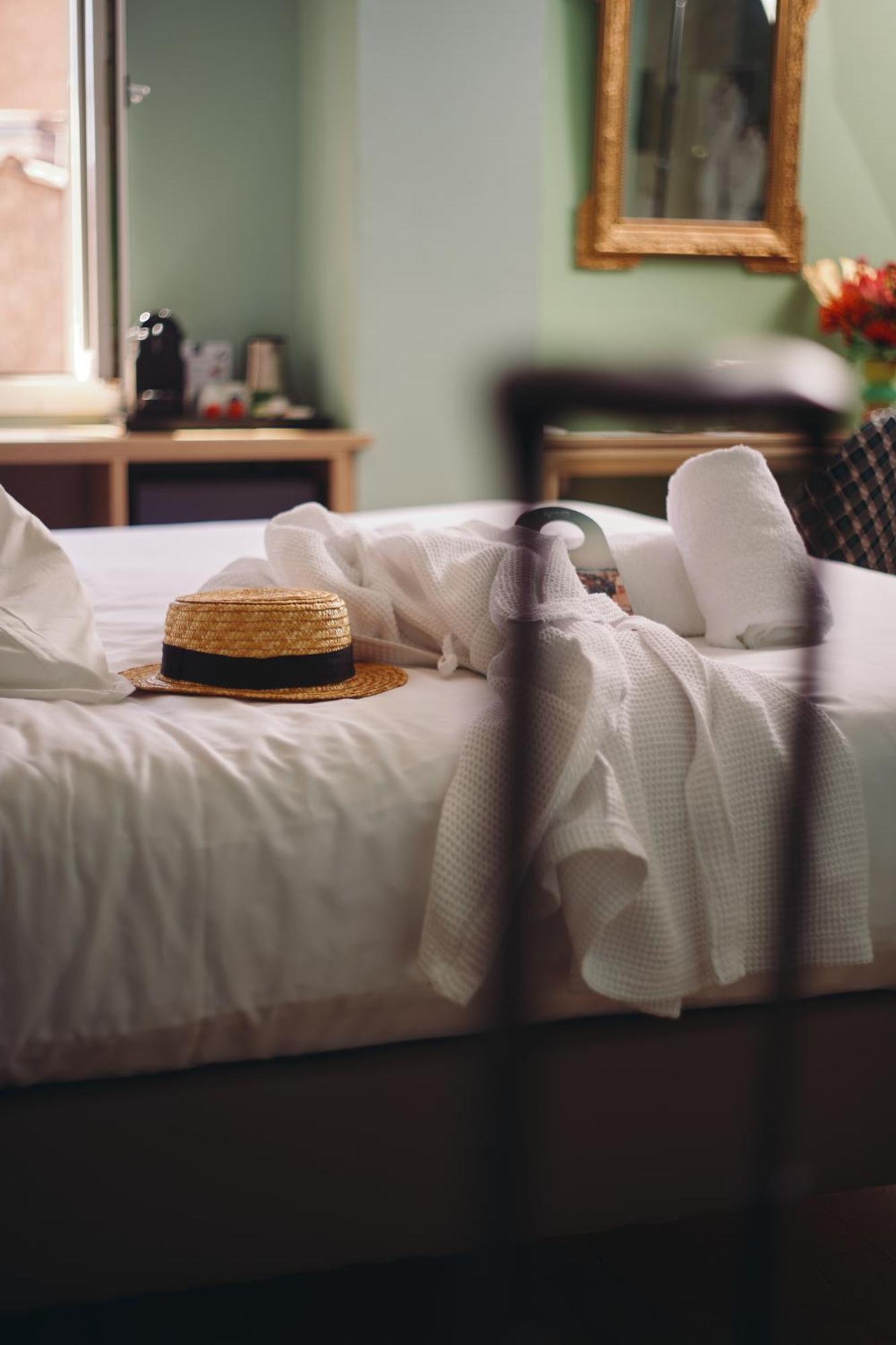 Grand Hotel Dauphine Toulon, Boutique Hotel & Suites Екстериор снимка